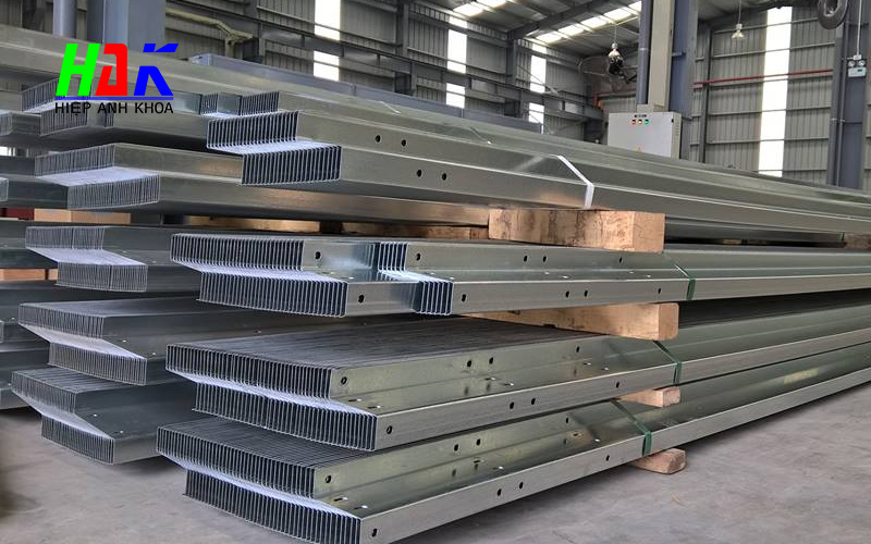 Mẹo Kiểm Tra Chất Lượng Xà Gồ Khi Thuê: 5 Bước Đơn Giản 2 Mẹo Kiểm Tra Chất Lượng Xà Gồ Khi Thuê: 5 Bước Đơn Giản