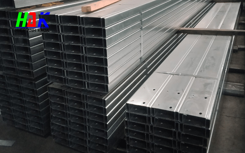 Ảnh Hưởng Của Chất Lượng Xà Gồ Đến Độ Bền Công Trình 4 Những Rủi Ro Khi Sử Dụng Xà Gồ Kém Chất Lượng Trong Xây Dựng