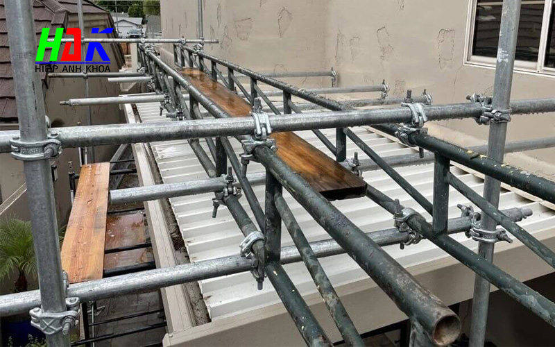 Cùm Khóa Giáo Giàn Giáo: Cấu Tạo, Công Dụng Và Cách Lắp Đặt Chuẩn 3 Công Dụng Cùm Khóa Giáo Trong Thi Công Giàn Giáo