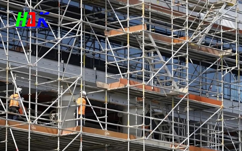 Bảo Quản Thiết Bị Giàn Giáo: Tối Ưu Tuổi Thọ Cùm, Ống Thép Cho Thuê 1 Lý Do Cần Bảo Quản Thiết Bị Giàn Giáo Đúng Cách