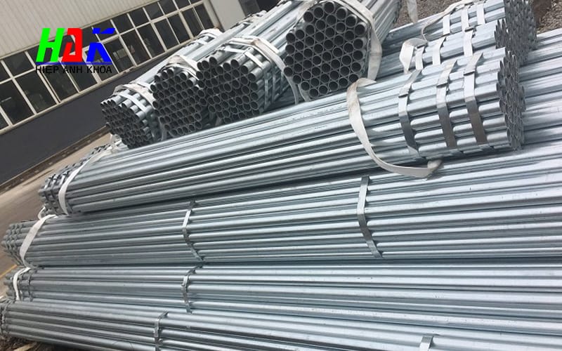 Các Lỗi Thường Gặp Khi Dùng Cùm Và Ống Thép Và Giải Pháp Khắc Phục Hiệu Quả 2 Lỗi Vật Liệu Không Phù Hợp: Nguyên Nhân Và Cách Chọn Đúng