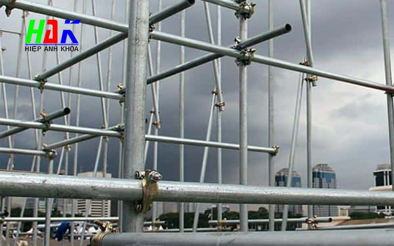 Giới Thiệu Tổng Quan Về Khóa Cùm Giàn Giáo