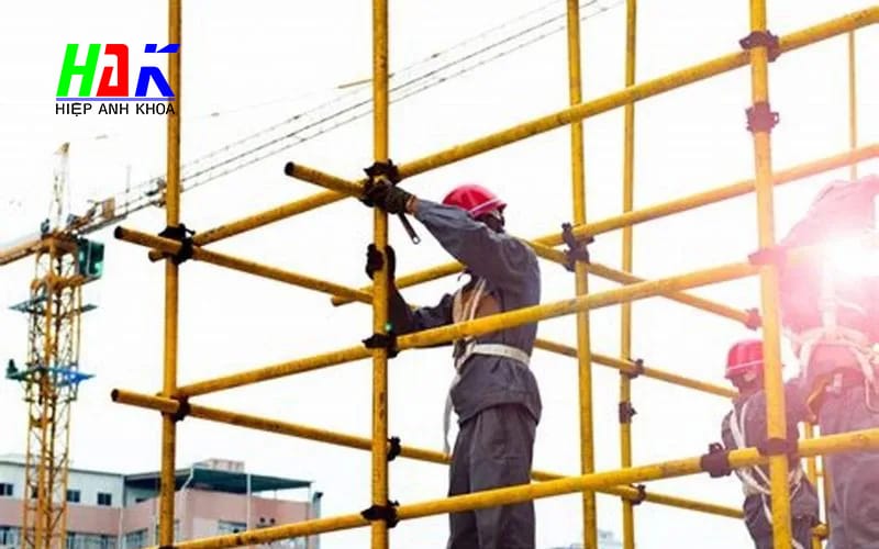 Kỹ Thuật Lắp Đặt Cùm Khóa Giàn Giáo: Hướng Dẫn Đảm Bảo An Toàn