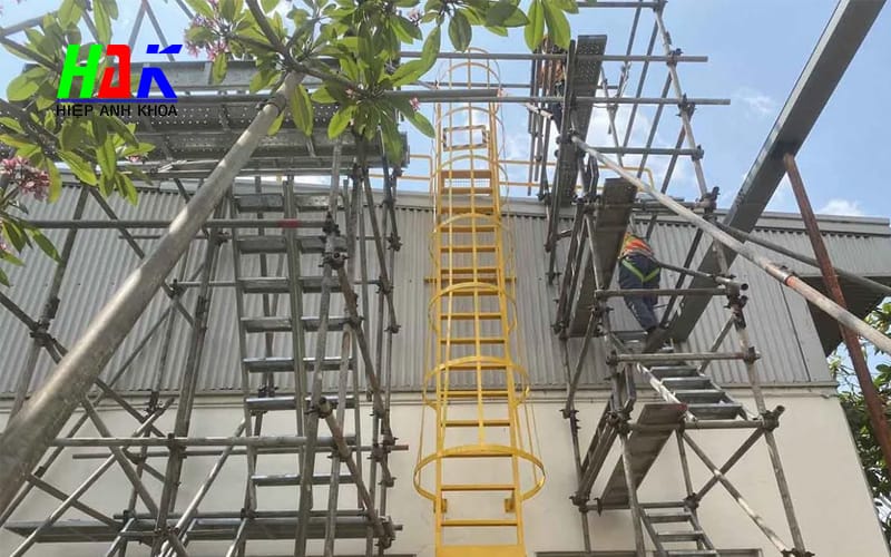 Cần Thuê Giàn Giáo Sửa Chữa Nhà? Liên Hệ Ngay Hiệp Anh Khoa! 1 Tại Sao Nên Thuê Giàn Giáo Sửa Chữa Nhà Thay Vì Mua?