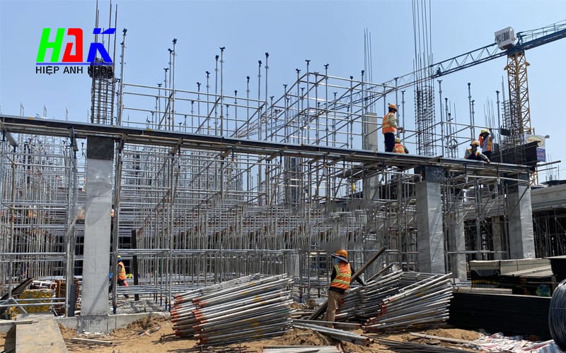 Quy Trình Cho Thuê Giàn Giáo: Cùm, Xà Gồ, Ống Thép Và Dịch Vụ Hỗ Trợ Toàn Diện