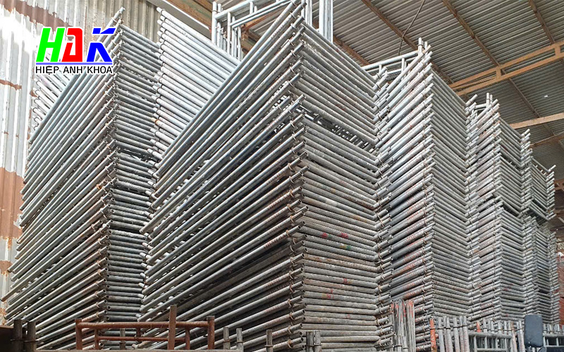 Các Yếu Tố Ảnh Hưởng Đến Giá Thuê Giàn Giáo