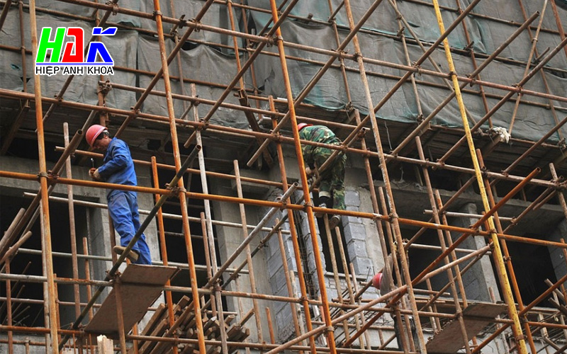 Giàn Giáo Nào Chịu Lực Tốt? So Sánh Các Loại Phổ Biến