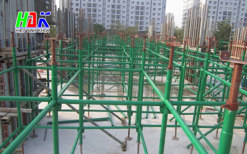 Giàn Giáo Nêm Cho Công Trình Cao Tầng Bền Chắc, An Toàn