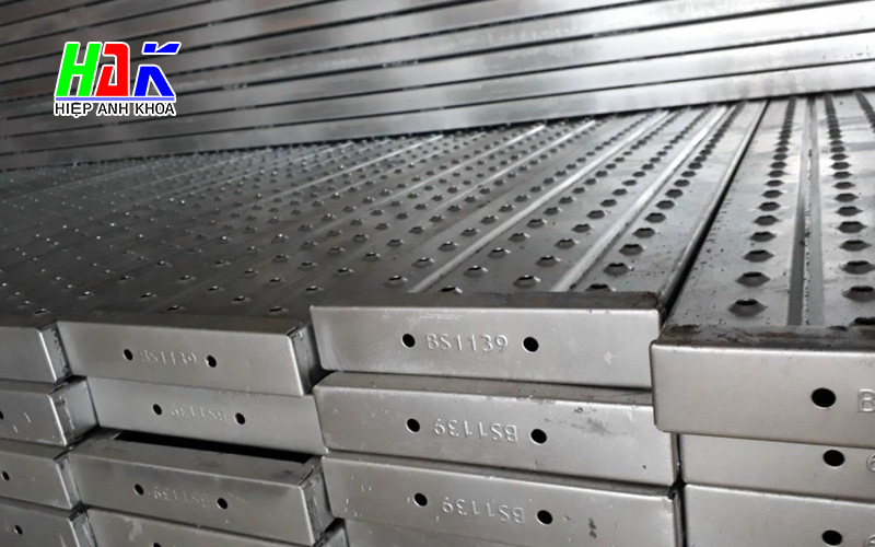 Những Sai Lầm Cần Tránh Khi Thuê Mâm Giàn Giáo