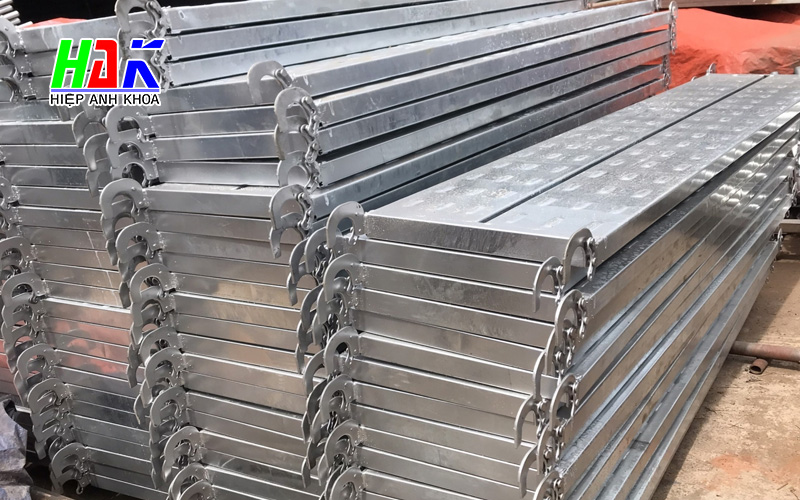 Thuê Mâm Giàn Giáo: Giải Pháp An Toàn, Tiết Kiệm