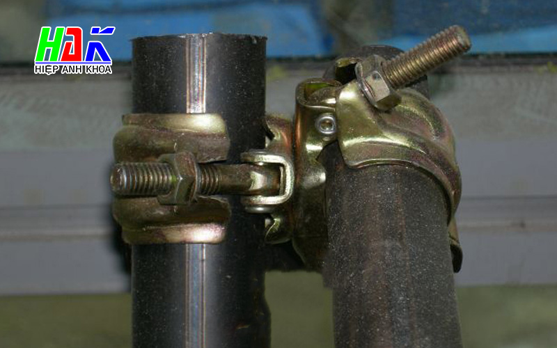 Ưu Điểm Khi Sử Dụng Cùm Khóa Giàn Giáo Giá Rẻ Trong Công Trình