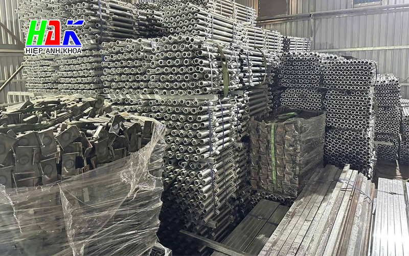 Những Phụ Kiện Giàn Giáo Không Thể Thiếu Trong Thi Công