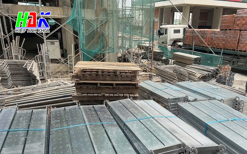 Thuê Giàn Giáo Cách Hạn Chế Chi Phí Phát Sinh 