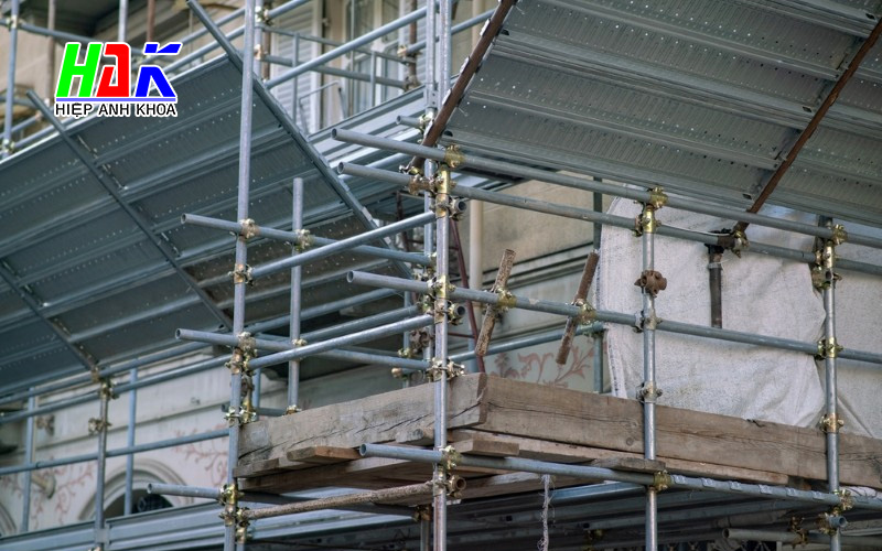 Thuê Giàn Giáo Ngắn Hạn Và Dài Hạn Khác Gì? 